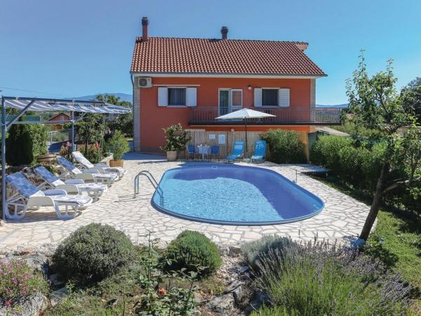 På billedet ses objektet Apartments with swimming pool Vojnic Sinjski, Zagora - 22835 beliggende i byen Bisko.