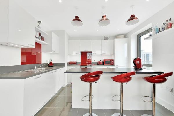 Spacious, Stylish & Secure Apartment photo 7