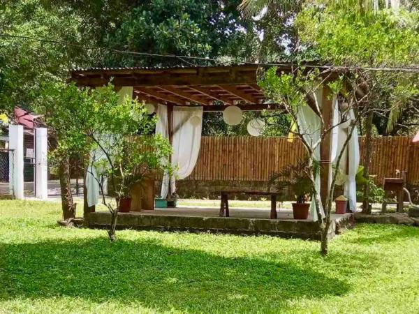 A la foto es mostra l'objecte CamiStays Homestay in Camiguin, Best for Groups or Family situat a la ciutat de Mambajao.