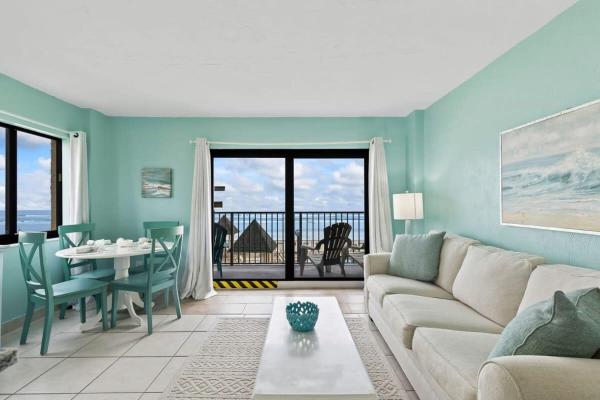 The photo shows the Aquamarine Suite at Sunglow Resort by Brightwild located in the city of Halifax Estates.