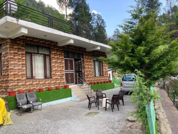 På bildet vises objektet BnBBuddy Mountain View Manor Sainj Valley som ligger i byen Sainj.