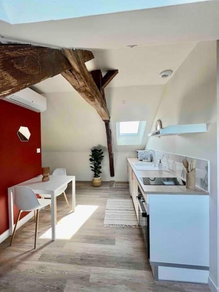 A la foto es mostra l'objecte *CASA Mendoza* situat a la ciutat de Cholet.