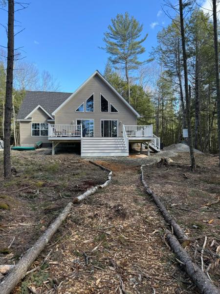 A la foto es mostra l'objecte Private Lakefront A-Frame Near Acadia & Bar Harbor situat a la ciutat de Aurora.