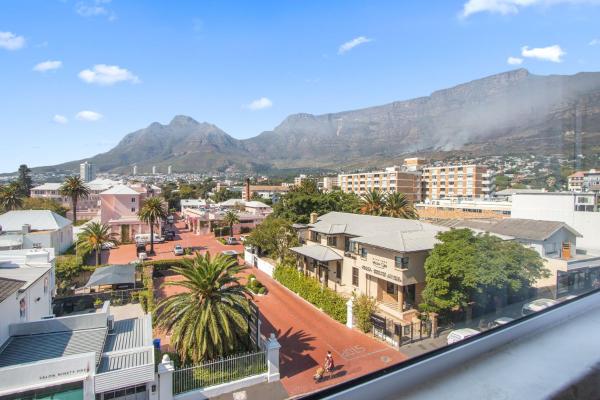 Langholm 45 On Kloof - Cape Town