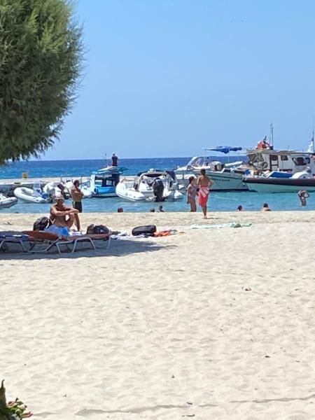 Na fotografii je vidět objekt Aegean Paradise nacházející se ve městě Psérimos.