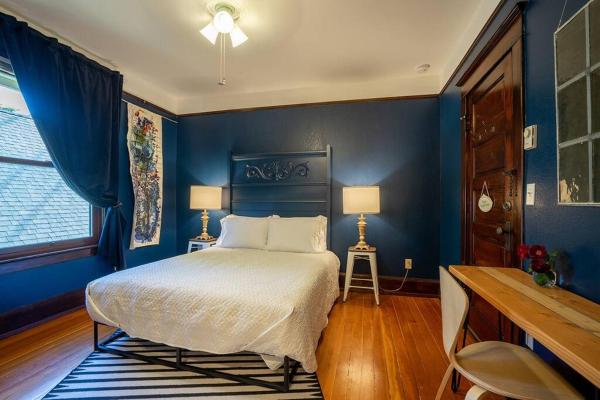 A la foto es mostra l'objecte Charming Room in Capitol Hill - Foxglove Inn Rm 3 situat a la ciutat de Seattle.