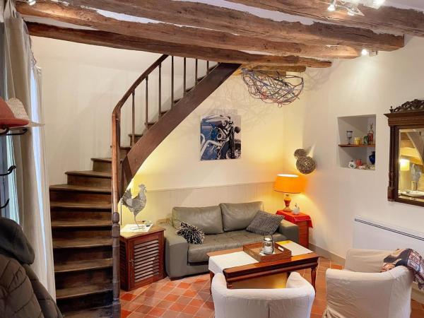 A la foto es mostra l'objecte Charmant gîte à Pontlevoy avec cour privée, vélos, terrasse et proche des châteaux et commerces - FR-1-491-353 situat a la ciutat de Pontlevoy.