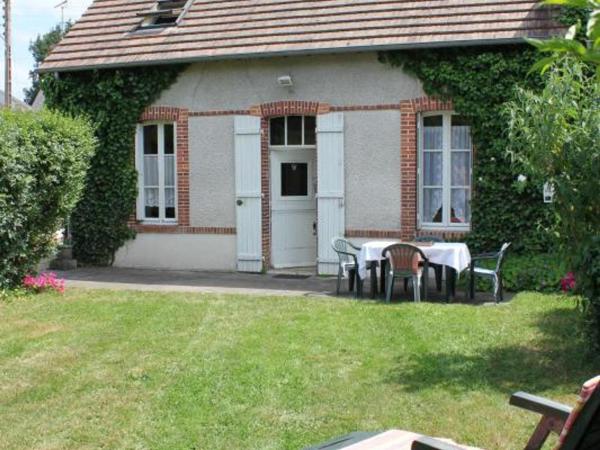 Nella foto è visibile l'oggetto Charmant gîte rénové, idéal randonneurs, proche châteaux & 200 km de chemins – 3 ch, jardin, parking - FR-1-491-371 situato nella città di Neung-sur-Beuvron.
