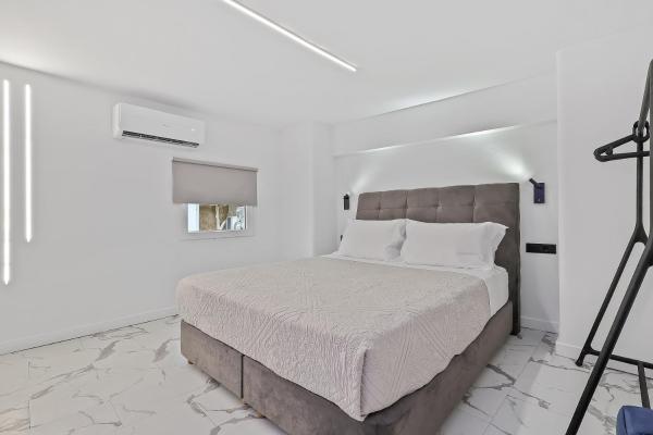 Your Cube Place At Ermou - Plaka - Athen