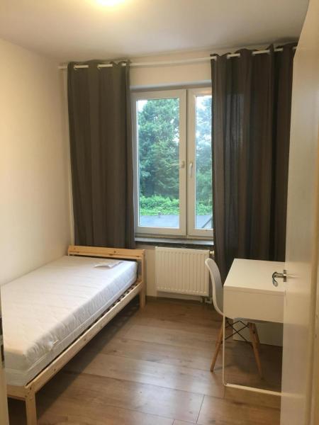 照片显示了位于Wrocław市的Hallera Wroclaw物件。