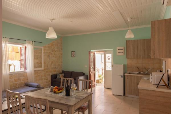 The Village Cottage - Benitses - Corfu