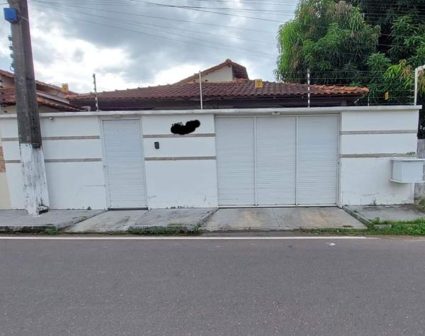 写真にはパリンティンス市にあるCasa Mobiliada para o período do Festival Folclórico de Parintins 2024が写っています。