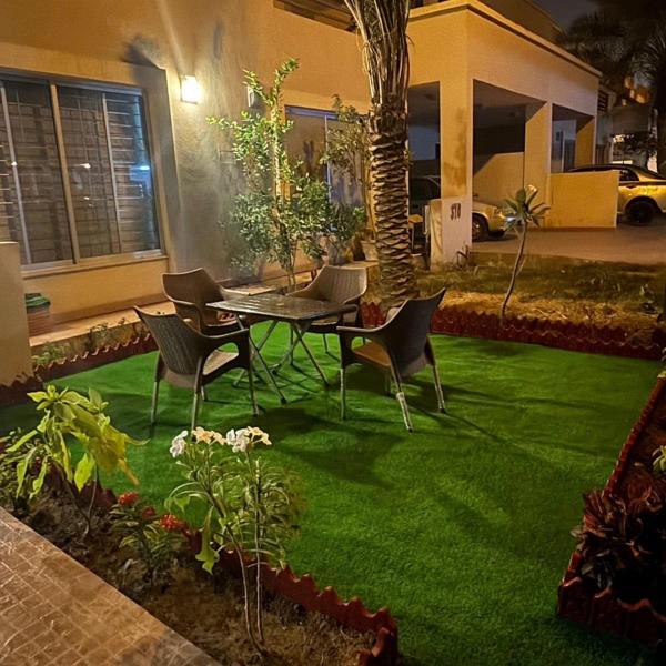 På bildet vises objektet Holidazzle Villa som ligger i byen Karachi.