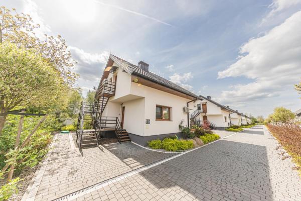 Na fotografii je vidět objekt Zator Lider House Energy nacházející se ve městě Jankowice.