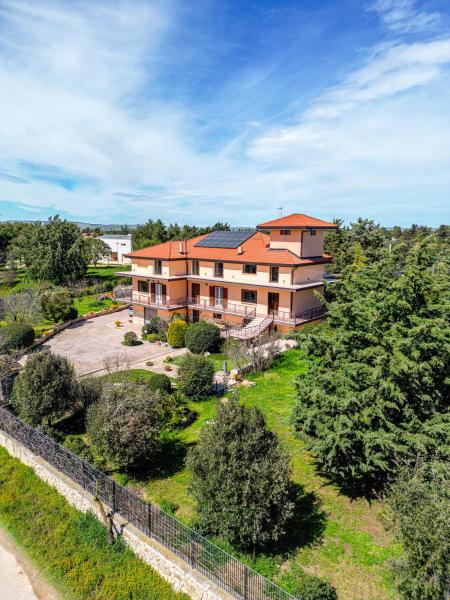 写真にはアルタムーラ市にあるAgriBio Villa Ribesが写っています。