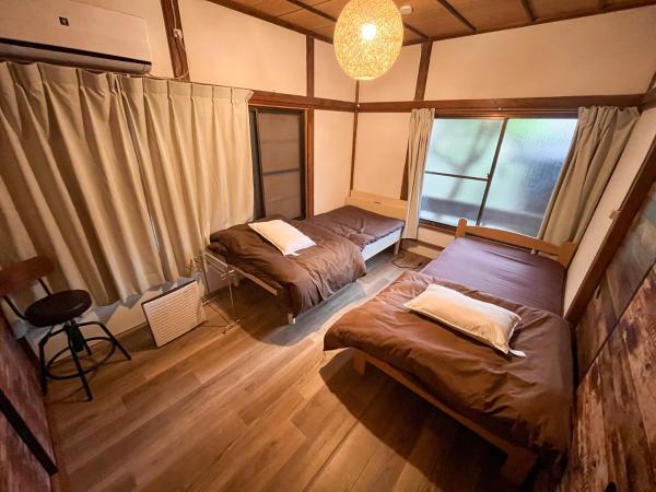 På bildet vises objektet 古民家ゲストハウス SLOW HOUSE yugawara som ligger i byen Yugawara.