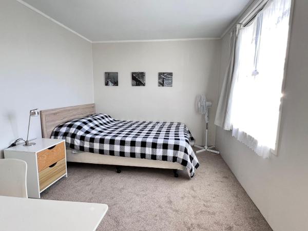 MT Eden home at commercial food street, Auckland