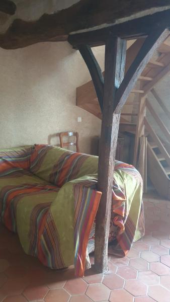 Na fotografii je vidět objekt La maison de falun nacházející se ve městě Luigné.