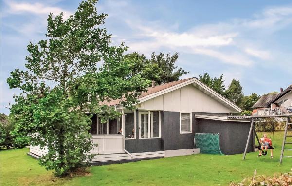 Na fotografii je vidět objekt Holiday Home Humlevænget nacházející se ve městě Hejls.