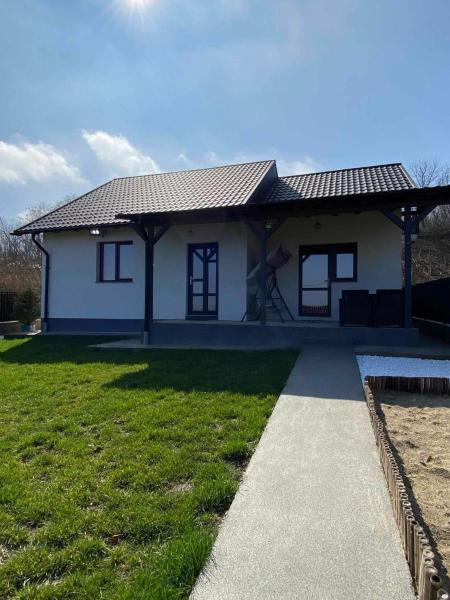 照片显示了位于Lespezi市的Casa Bellevue物件。