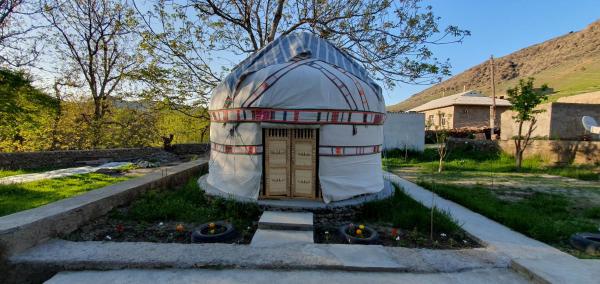 På billedet ses objektet Kakhar Yurt stay & Mountain village beliggende i byen Madzherum.