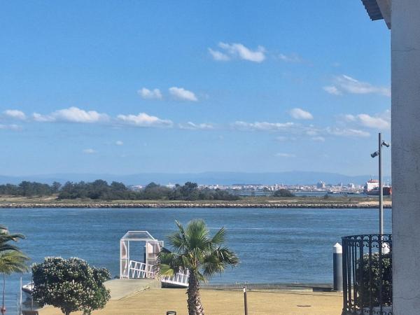 A la foto es mostra l'objecte Casa dos Jacintos - São Jacinto, Aveiro situat a la ciutat de Aveiro.