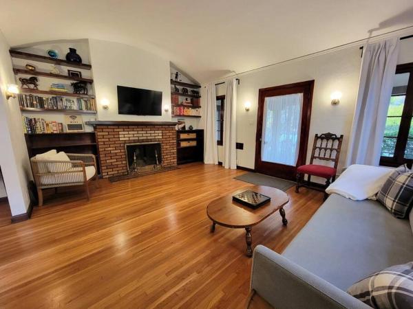 Glamorous Getaway: Exclusive 1br La Hotspots - Los Angeles, CA