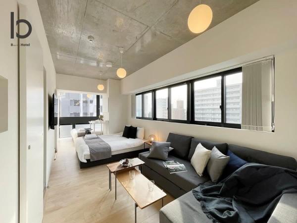 Auf dem Foto ist das Objekt b hotel Nekoyard - Modern Beautiful Studio, Walk to Peace Park & Shops in der Stadt Hiroshima zu sehen.