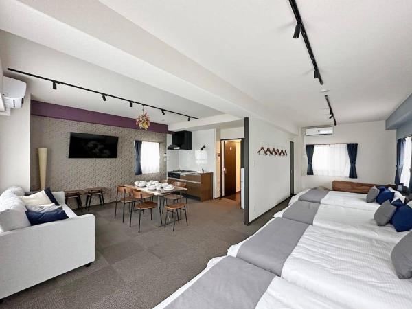 Auf dem Foto ist das Objekt Nagomi by b hotel - 1 BR Apt on the 9th flr with City view for 10 Ppl in der Stadt Hiroshima zu sehen.