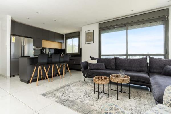 Luxury 3 Bedrooms apartment in Baka, Иерусалим