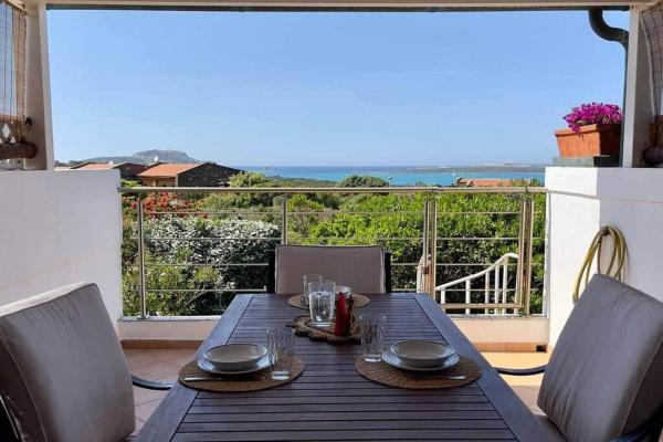 På billedet ses objektet Terrazza vista mare Stintino beliggende i byen Villa Sirena.