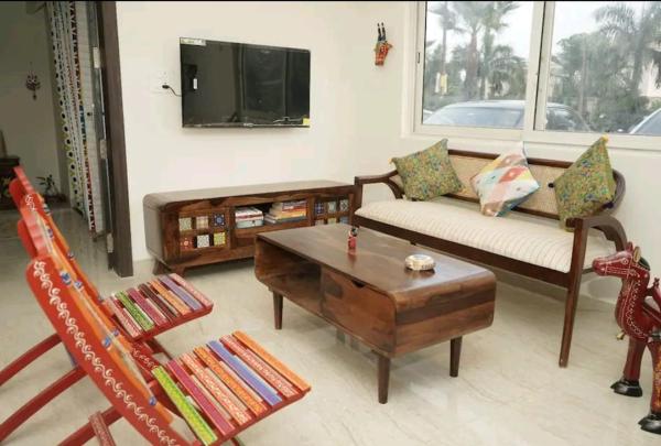 A la foto es mostra l'objecte Vrunda 2BHK spacious and cozy Homestay situat a la ciutat de Vrindāvan.