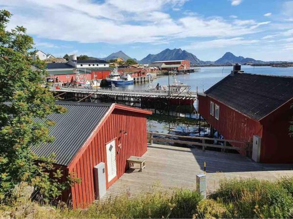 A la foto es mostra l'objecte Fisherman's cabin, Lofoten - 26 Ivarbua situat a la ciutat de Ballstad.