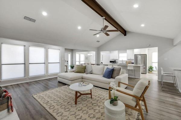 A la foto es mostra l'objecte Candleridge Casa - Newly Remodeled 4-BD Hidden Gem situat a la ciutat de Benbrook.
