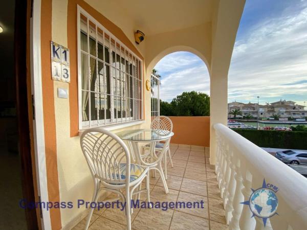 Na zdjęciu widoczny jest obiekt First Floor 2 Bedroom Apartment Near Emerald Isle LF13 położony w mieście Orihuela.