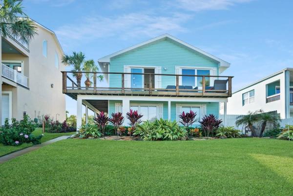 En la foto se muestra el objeto Ocean Views Retreat! Renovated Apt with Beach Bikes! ubicado en la ciudad de St. Augustine.