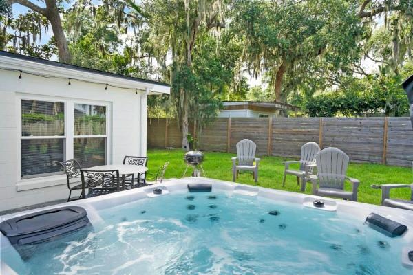 The photo shows the Rave Reviews for Waterway Views Spa Comfy Beds Bring Your Boat located in the city of St. Augustine.