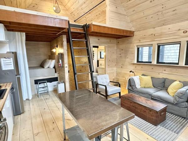 A la foto es mostra l'objecte Cozy Studio in the Heart of Bar Harbor [Sea Smoke] situat a la ciutat de Bar Harbor.