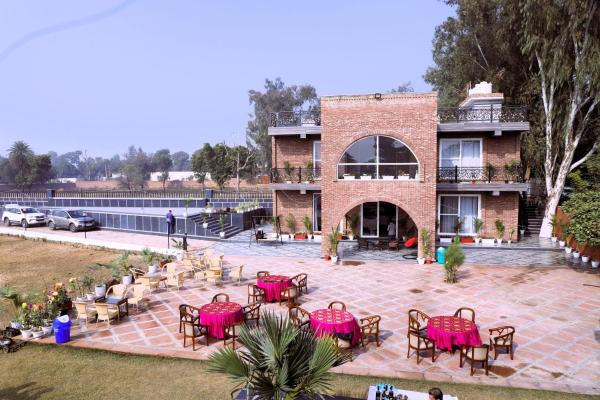 Nella foto è visibile l'oggetto Ayaansh Resort- Westin Sohna Complex 1 - 3 - 4- 7 - BHK situato nella città di Sohna.