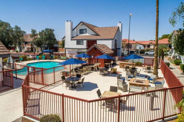 A la foto es mostra l'objecte Metro Extended Stays Phoenix situat a la ciutat de Phoenix.