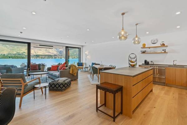 Lake View Studio Apartment - Wanaka