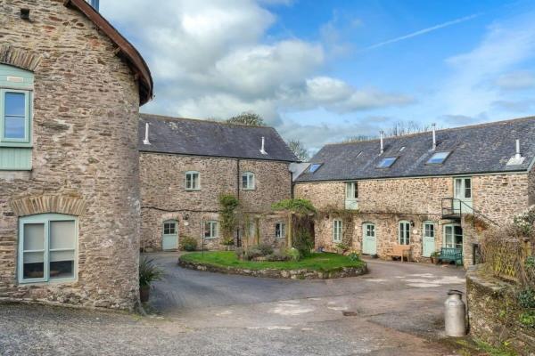 Cosy Cottage Huge Garden W Lake Bbqs & Seating - Dittisham