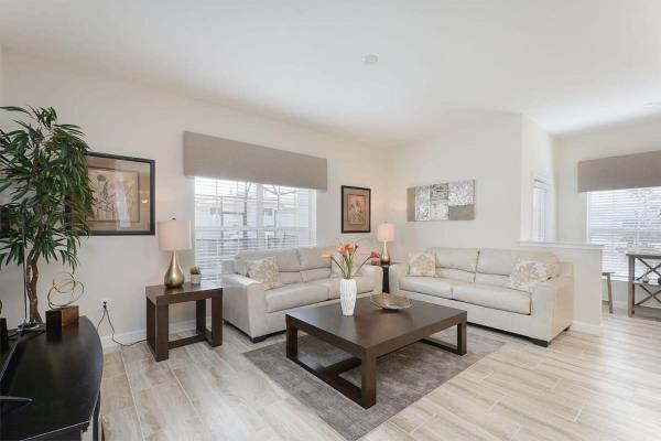 Stunning Storey Lake Villa Prime Location, Kissimmee