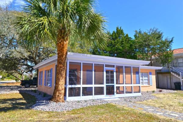 Mai Taid Beach House 1 Minute Walk To Beach - North Myrtle Beach, SC