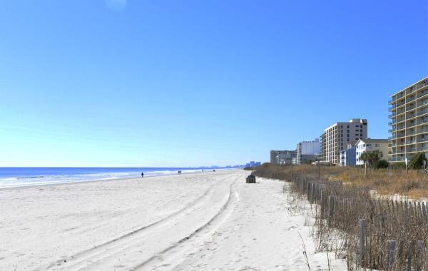 Tropical Rays Huge Cherry Grove House w Pool, Myrtle Beach