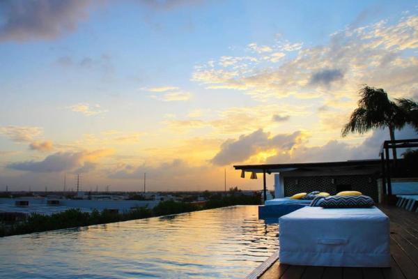 Downtown Exclusive 2br Ph With Priv Pool Gym Cinema - Playa del Carmen