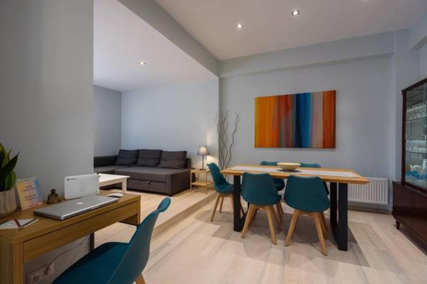 Elektra Suite, Athens