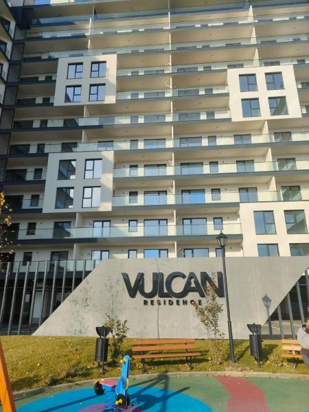 Auf dem Foto ist das Objekt Vulcan Fancy Apartments in der Stadt Vatra Mînăstirii Cotroceni zu sehen.