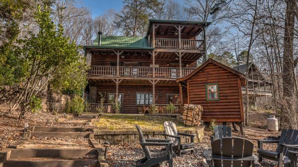 A la foto es mostra l'objecte Lake Escape situat a la ciutat de Morganton.