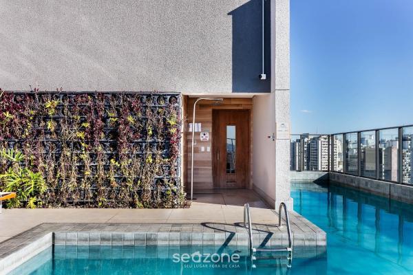 Foto 1: THK - Prédio c/ piscina no Bairro República em SP